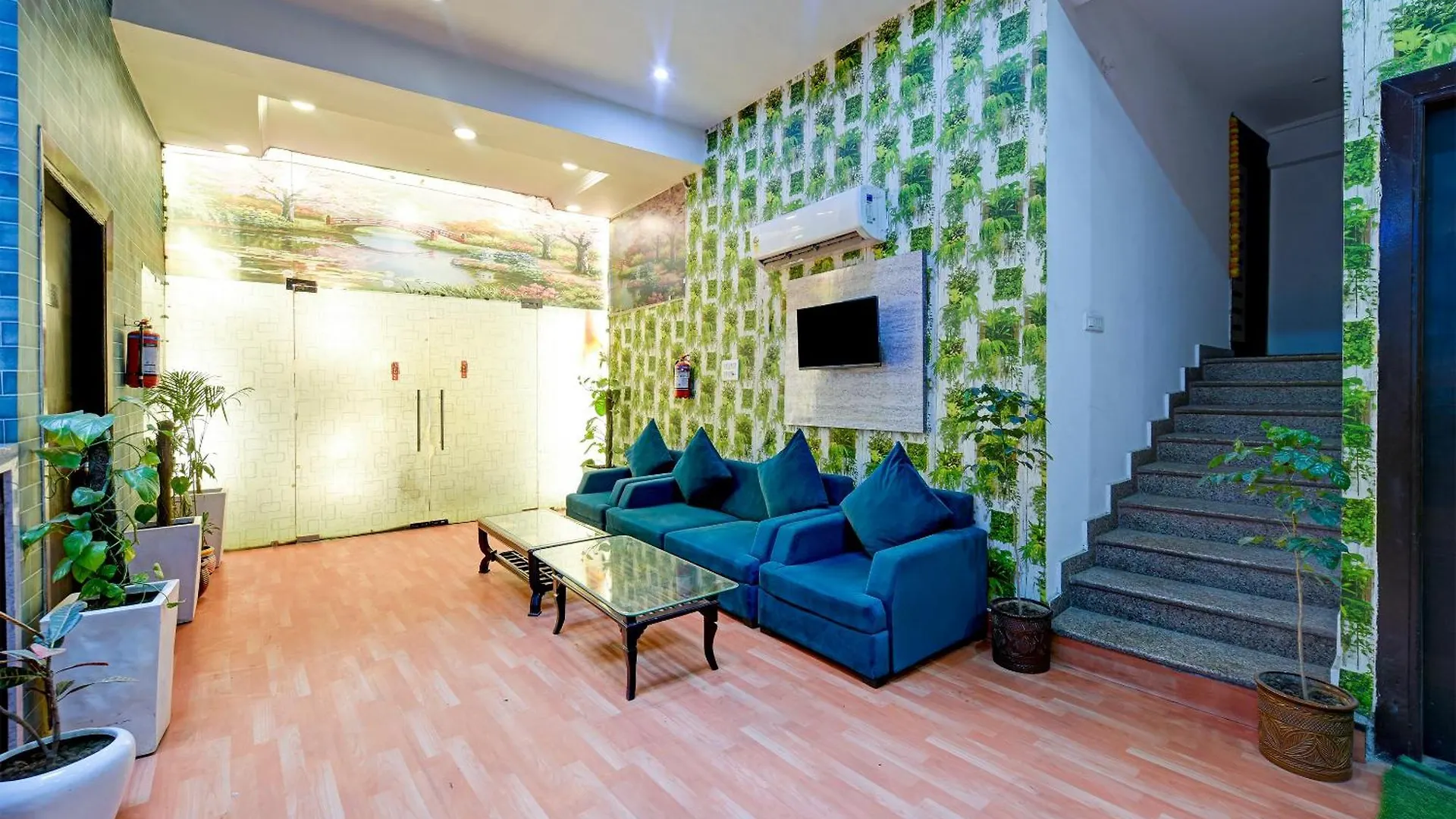 Hotel Palm Emerald A Family Hotel Near Delhi Airport T3 New Delhi